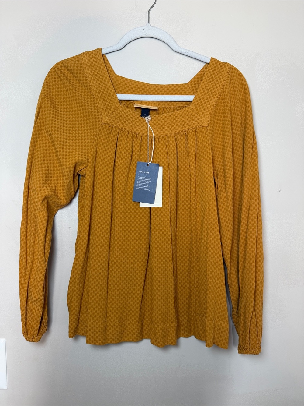 Universal Thread NWT Mustard Long-Sleeve Pleated Square-Neck Top. Size XS